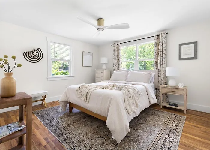 Luxury King 125 Year Historic Home 2 Blocks From Main St